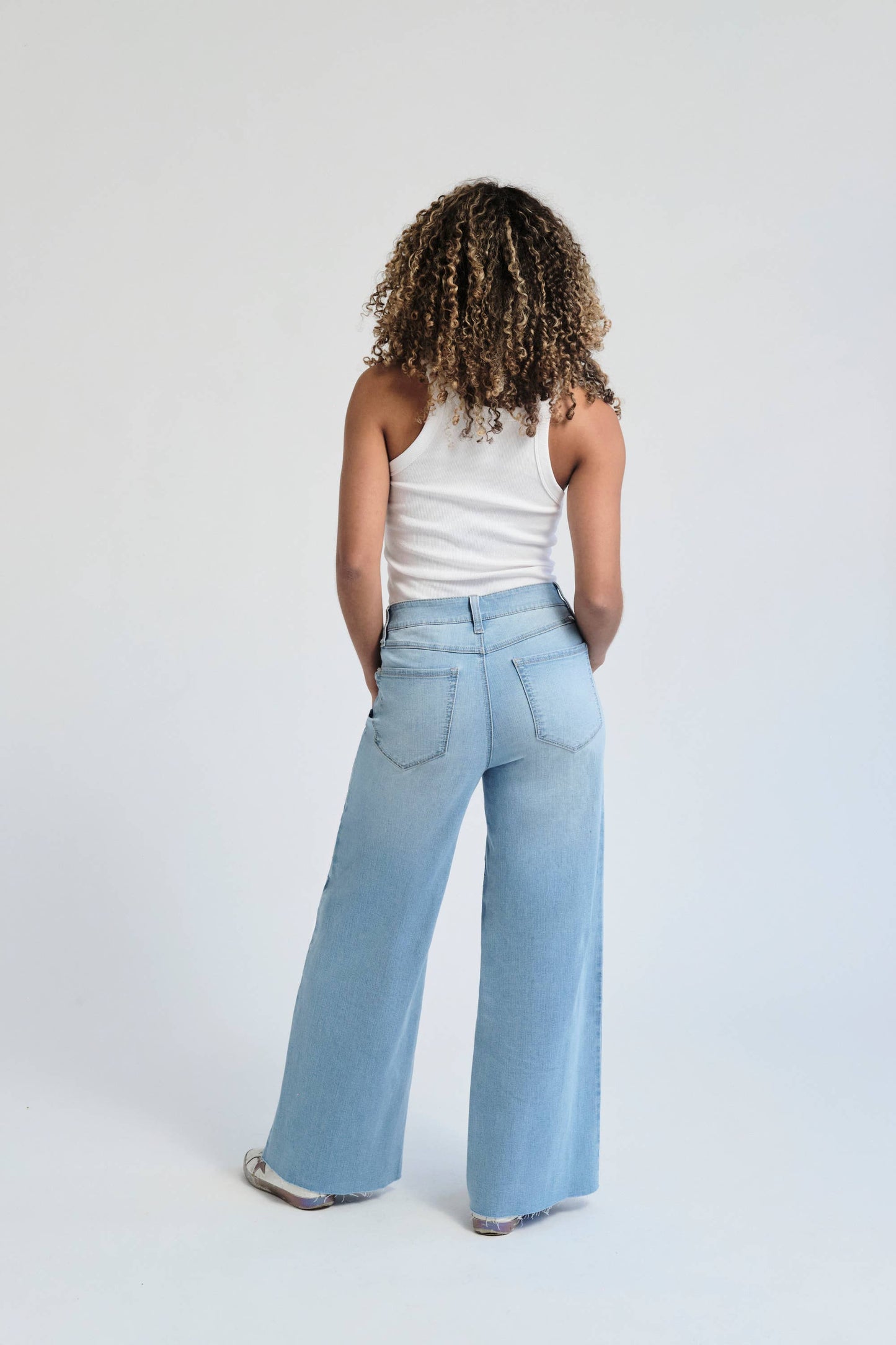 Cropped Wide Leg Jean w/ Tuxedo Side Seam