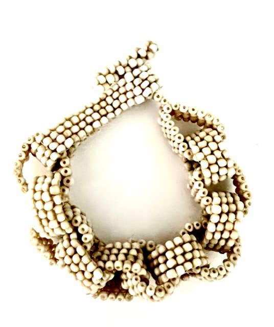 Beaded link bracelet antique cream