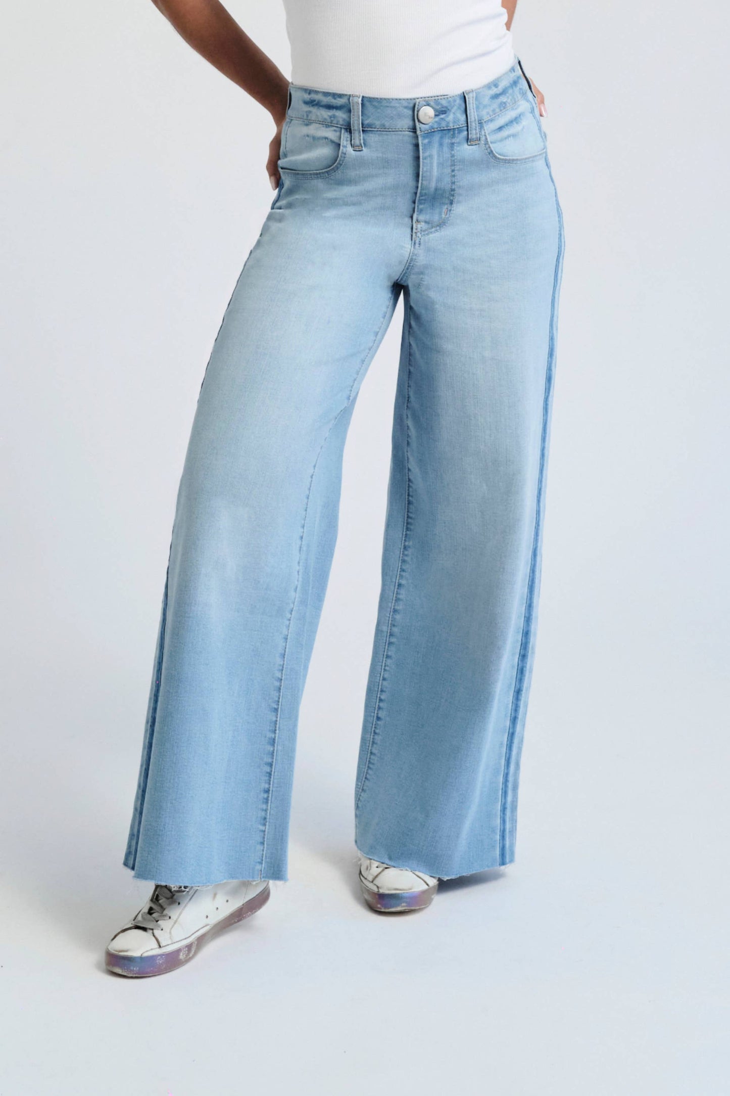 Cropped Wide Leg Jean w/ Tuxedo Side Seam