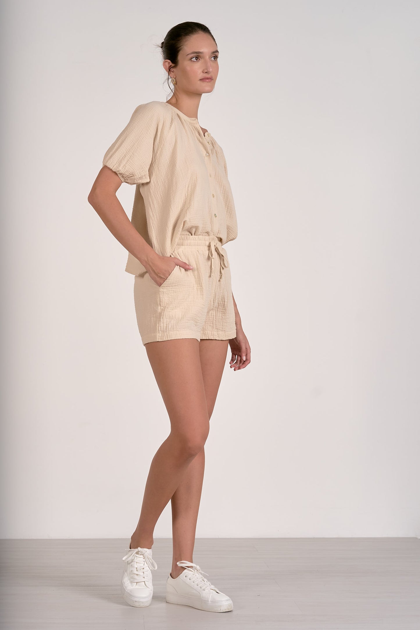 Elastic Waistband Shorts