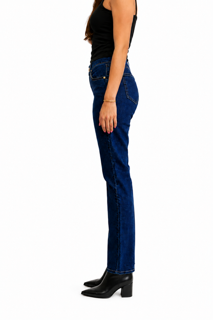 Petite Slim Straight Jean in Levi