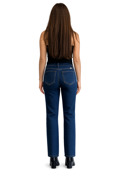 Petite Slim Straight Jean in Levi