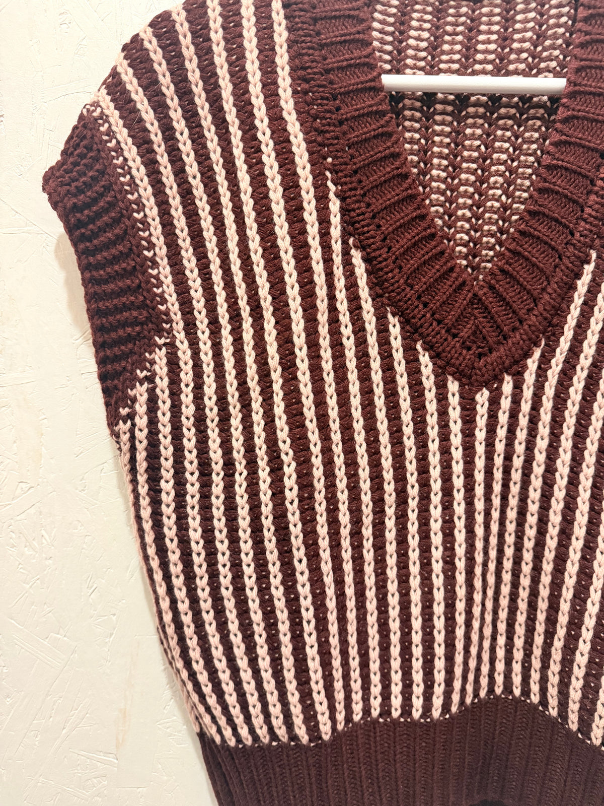 Bicolor V Neck Tricot Vest
