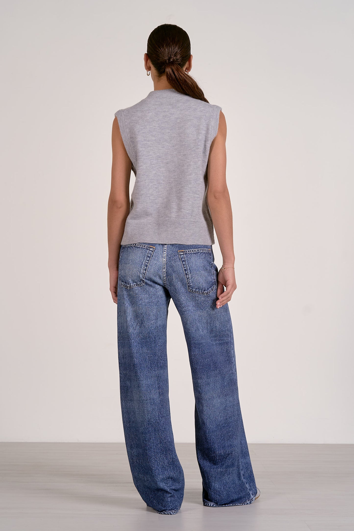 Sleeveless Zipper Sweater